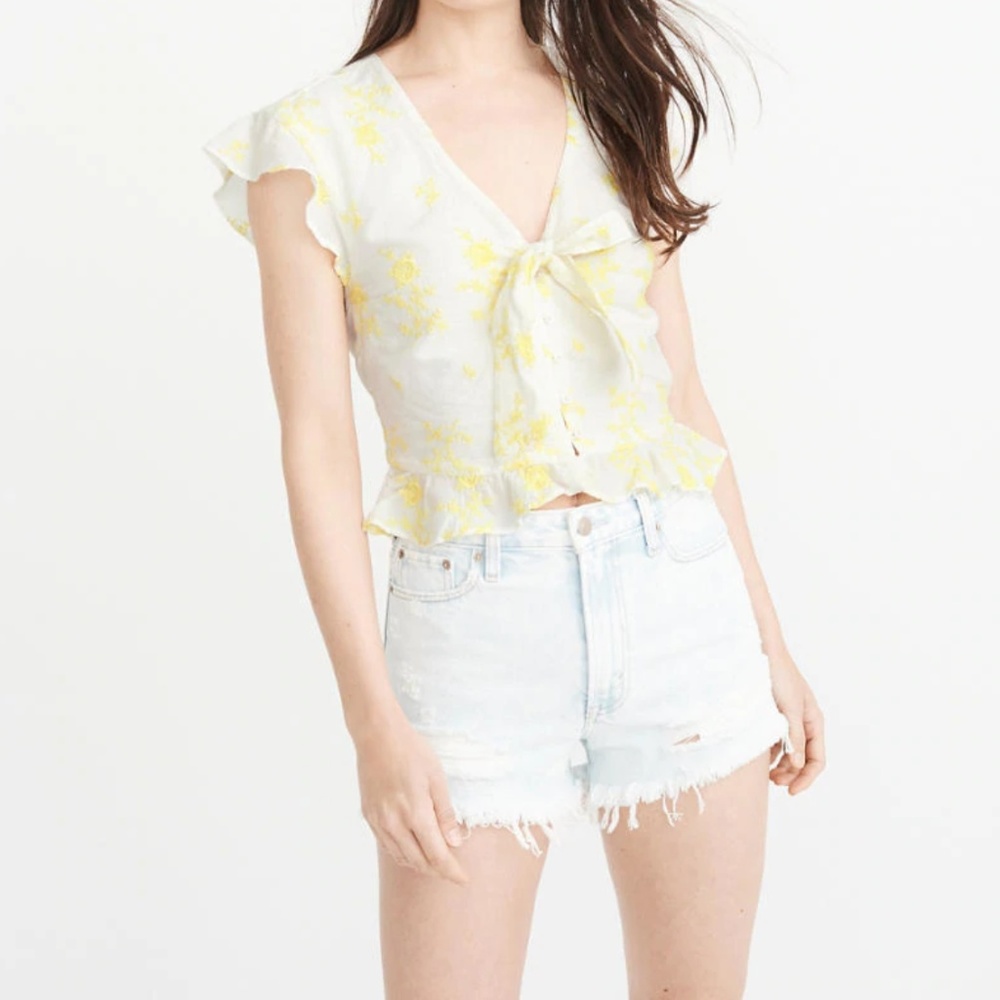 Abercrombie & Fitch Tie-Front Blouse